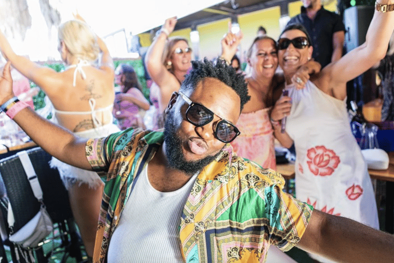 Ibiza Ultimate Nightlife Pass: include 4 biglietti gratuiti per i clubPass per la vita notturna a Ibiza: include 4 biglietti gratuiti per i club