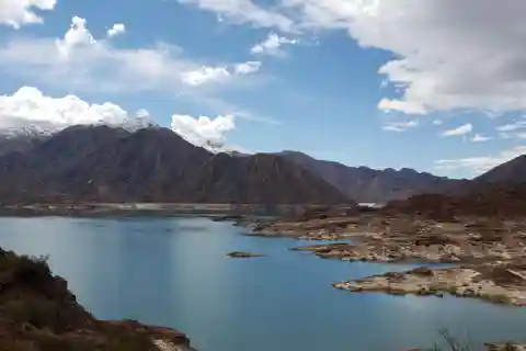 Mendoza: Water Tour and the Plata Mountains, kayaking and trekking