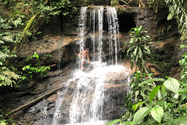 Tijuca Forest´s hike: caves, waterfalls and great views