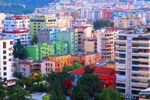 GUIDAD TUR I TIRANA OCH BUNK&#039;ART-BESÖKGUIDAD TUR FÖR TIRANA