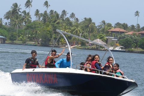 Bentota: Speed Boat Cruise with Premium Safety Equipment 1-Hour Speed Boat Ride