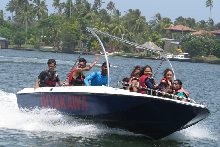 Bentota: Speed Boat Cruise with Premium Safety Equipment 1-Hour Speed Boat Ride