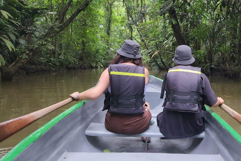 3-hour experience through the channels of the National Park.