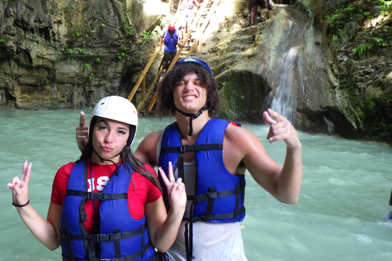 Puerto Plata: rondleiding langs 7 watervallen met lokale lunchPuerto Plata: rondleiding langs 7 watervallen met een lokale lunch