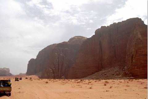 瓦迪拉姆沙漠探险之旅：超越地平线2-Hour 4x4 Safari