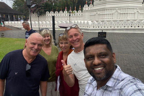 Kandy: City Highlights Tour with Cultural Dance Show