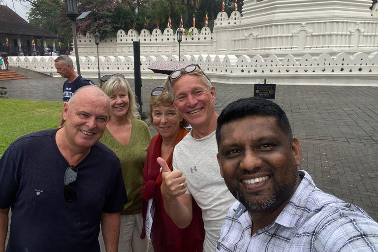 Kandy: City Highlights Tour with Cultural Dance Show