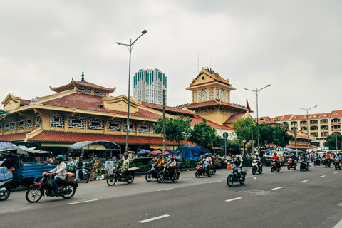 Ho Chi Minh: Cu Chi Tunnels and Saigon City Tour by Car Group Tour, Fix Time