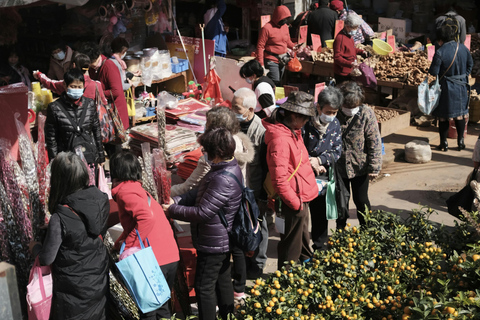 Nairobi CBD Walking Tour: Stories, Streets & Local Flavors