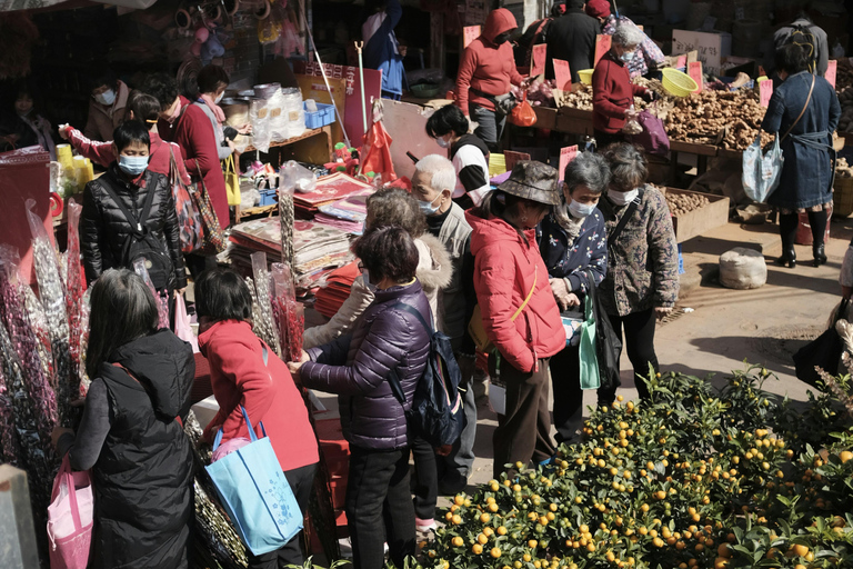 Nairobi CBD Walking Tour: Stories, Streets & Local Flavors