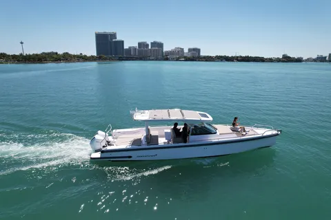#1er tour en bateau privé et 1 heure de location gratuite de jet ski à Miami