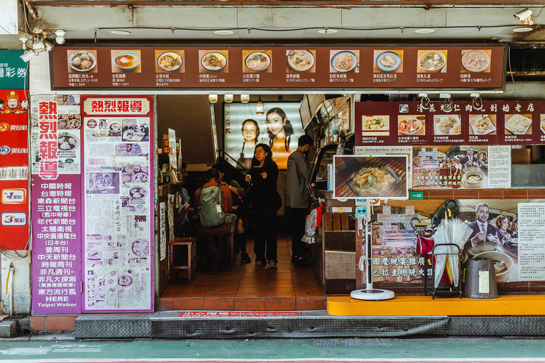 Taipei: Formosa Flavours Food Tour with 12+ Tastings