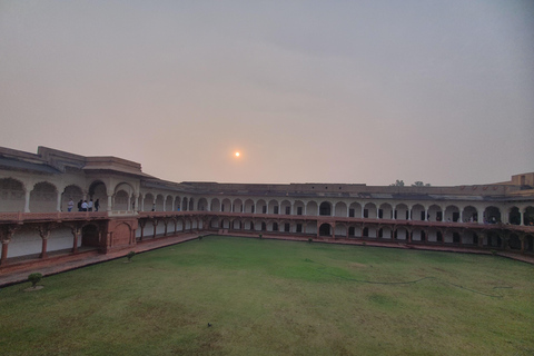 Depuis Delhi : visite du Taj Mahal à Agra le même jour par Gatimaan ExpressGuide pour tous les monuments d'Agra