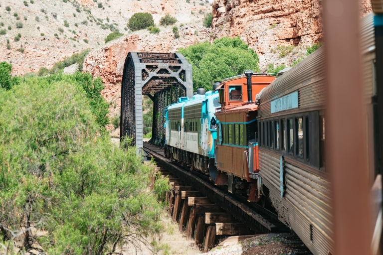 Z Sedony: wycieczka samochodami zabytkowymi po kanionie VerdeSedona: Starlight & Moonlight Verde Canyon Railroad