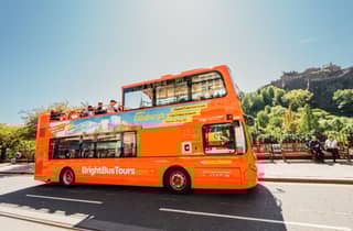 Edinburgh: Hop-On/Hop-Off-Bustour City oder Britannia Bus Tour