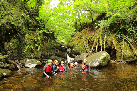 Snowdonia: Emocionante recorrido a pie por el desfiladero con guías expertos