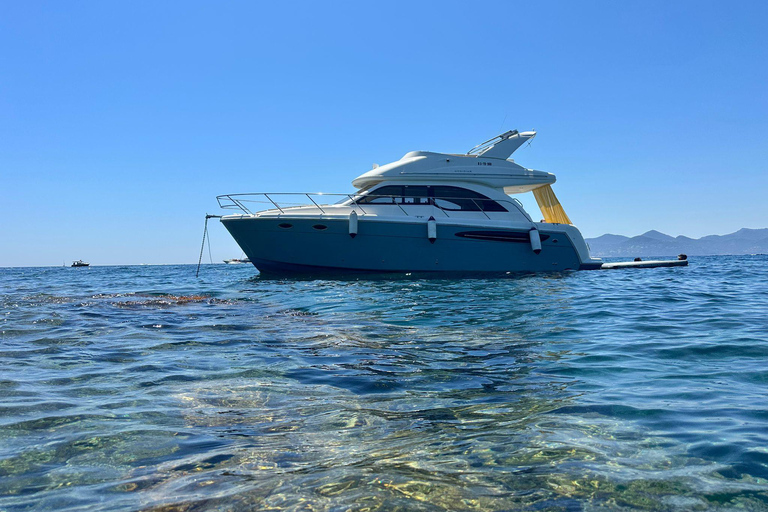 Cannes: Boat cruise to the Leyrins Islands or the Rochers Rouges 4-hour boat ride on an 11m boat, Departure from Cannes