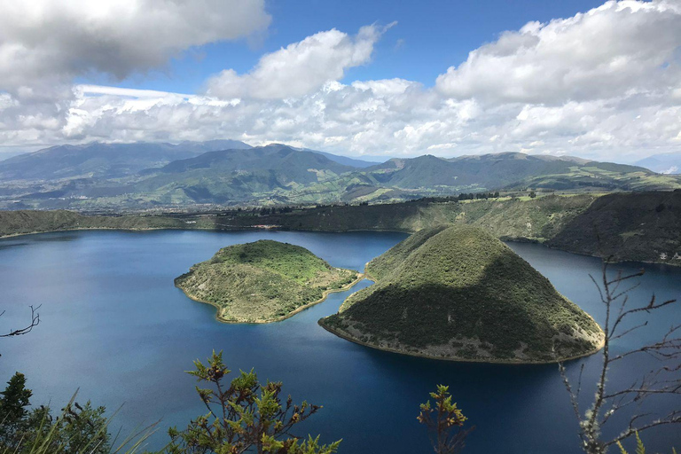 Sanctuary of Las Lajas and Otavalo in 2 days. Ecuador and Colombia together.