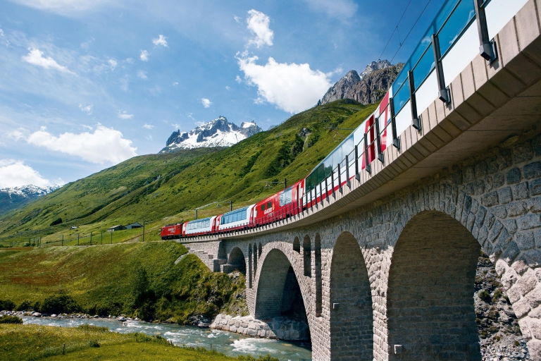 Swiss Travel Pass: Unbegrenzt Fahrten mit Bahn, Bus & Schiff8 Tage Flex: Swiss Travel Pass - 1. Klasse