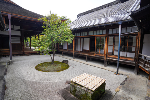 Ceremonia parzenia herbaty w Kioto Gion i wycieczka piesza Wabi-sabi