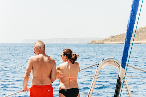 Malta: viaggio in catamarano alla Laguna Blu, spiagge e baieGita in catamarano Sea Breeze - 5/6 ore