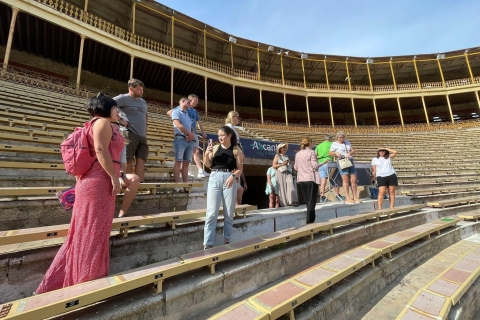 Alicante: Prywatna wizyta z przewodnikiem po arenie i muzeum w AlicantePrywatna wizyta z przewodnikiem po arenie i muzeum w Alicante