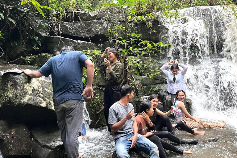 PhnomPenh: 2 giorni di trekking e campeggio sul monte Knang Phsar