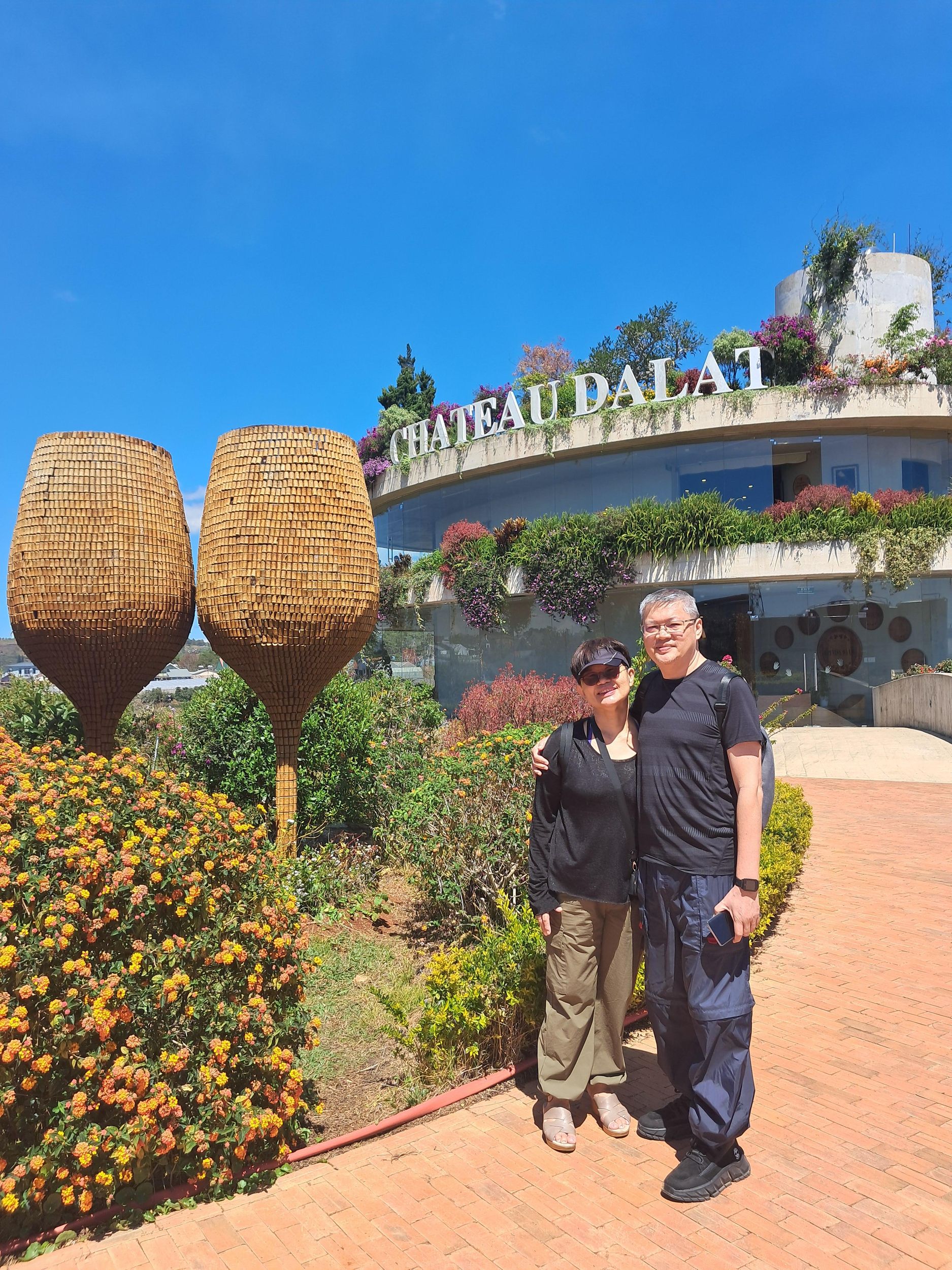 Dalat Weinkeller und Tee Tour