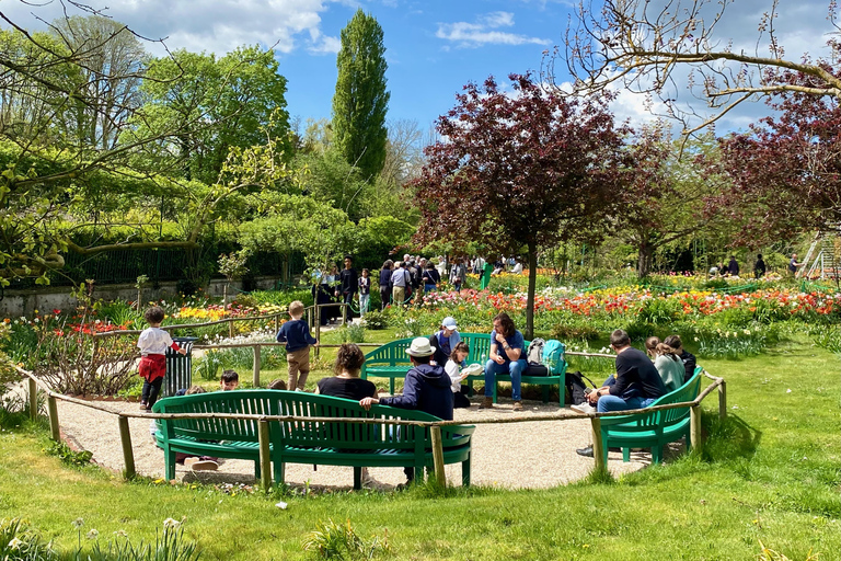 Giverny Half-Day Small-Group Tour from Paris – Max 7 Guests Giverny trip with Hotel Pick up