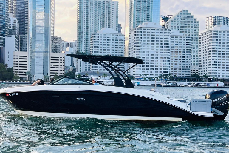 Miami: Tour en barco privado con guía