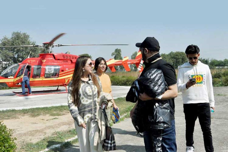 Experimenta el Taj Mahal en helicóptero desde Delhi