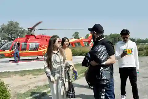 Vivi l'esperienza del tour del Taj Mahal in elicottero da Delhi