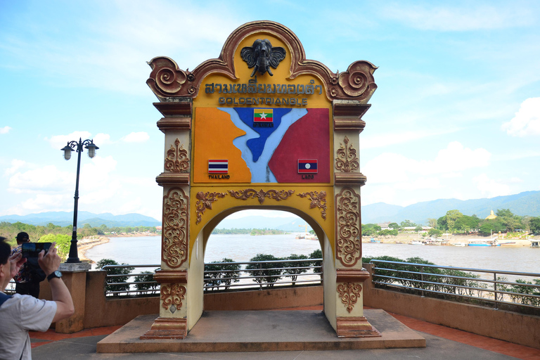 From Chiang Mai: Chiang Rai's Temples and Golden Triangle White Temple, Blue Temple, Wat Phra Keaw and Golden Triangle