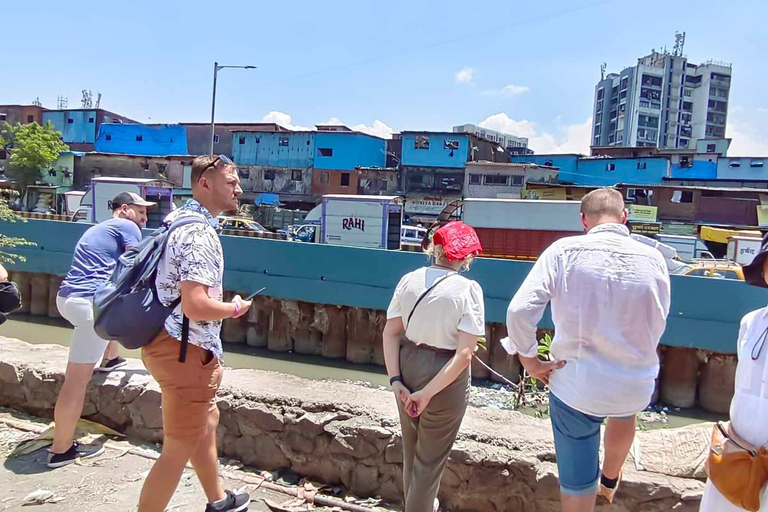 Mumbai: Slum Tour Dharavi Tour in kleine groep door Local-Support LocalDharavi sloppenwijk wandeling door een lokale bewoner