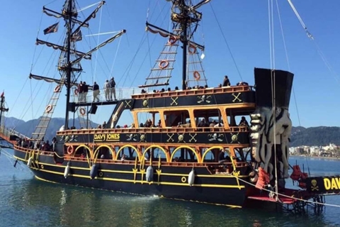 Marmaris Piratenboot met Lunch, Onbeperkt Drankjes & SchuimpartyMarmaris Piraten Boot Lunch, Onbeperkt Soft+Alcoholische Dranken