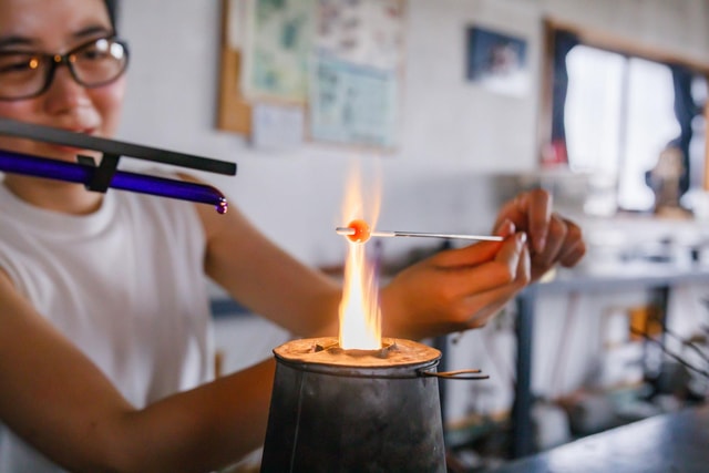 Osaka: Glass Necklace Making at Studio