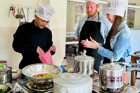 Kathmandu: Chandragiri Cable Car Ride and Cooking Class