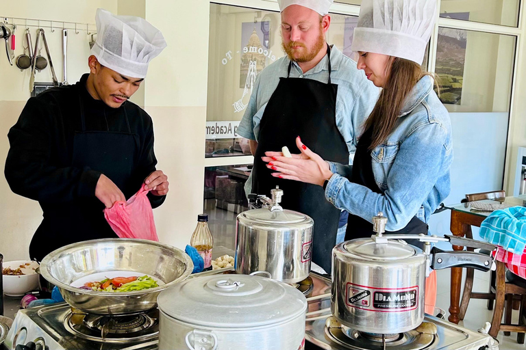 Kathmandu: Chandragiri Cable Car Ride and Cooking Class