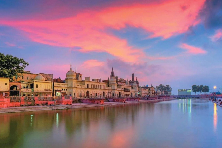 Delhi: Ayodhya 2-daagse privétour met gids en maaltijdenDelhi: Privétour van 2 dagen naar Ayodhya met gids en maaltijden