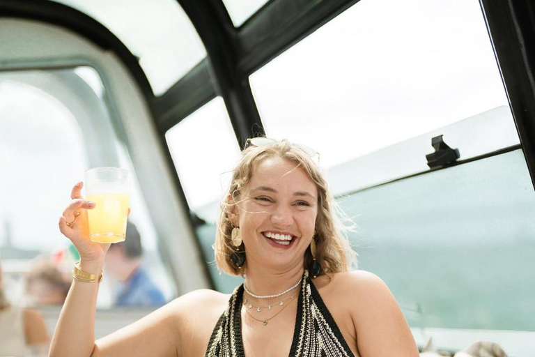 Lisbon – Sangria Social Premium Boat Experience Lisbon: Sangria Vibe Premium Boat Experience