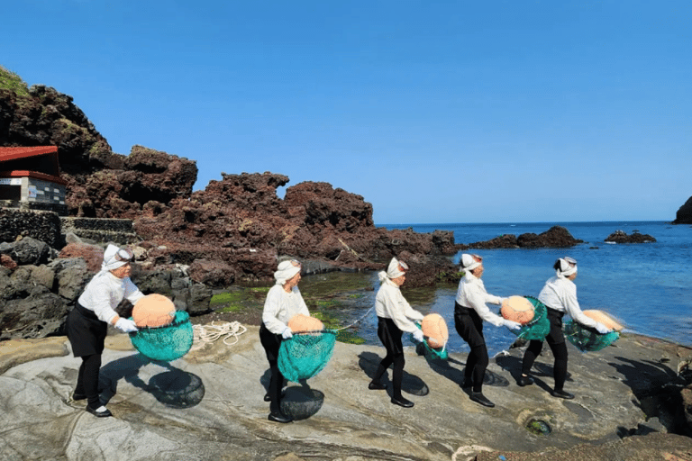Jeju: UNESCO Sites Tour with Haenyeo Show(Eastern)