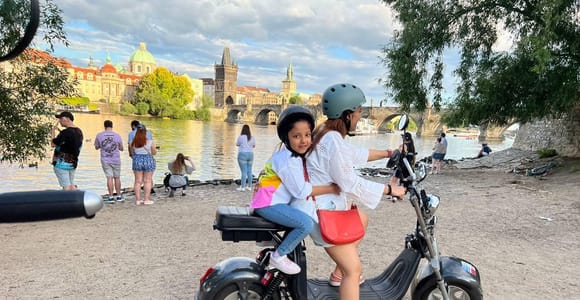Prague: 3-Hour Grand Fat-Tire E-Scooter Highlights Tour