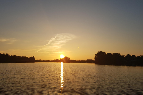 Fluisterboot huren in prachtig gebied vlakbij Amsterdam