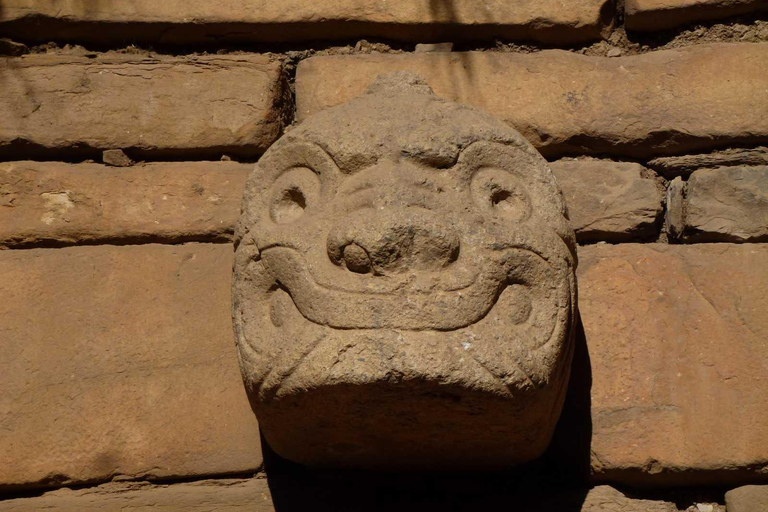 Van Huaraz ||Chavin de huantar/museum/lagune van querococha