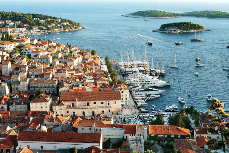 Traslado privado de ida de Hvar a Split