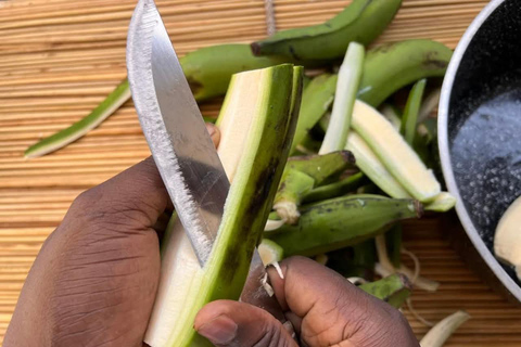 Kampala: Traditional Ugandan Cooking Class & Meal Chicken Luwombo Experience