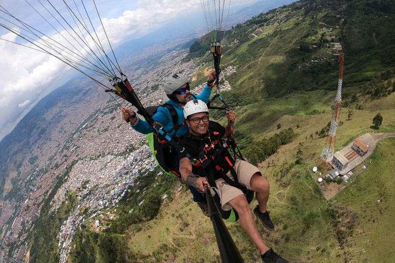 Medellin i skärmflygning + videor och foton