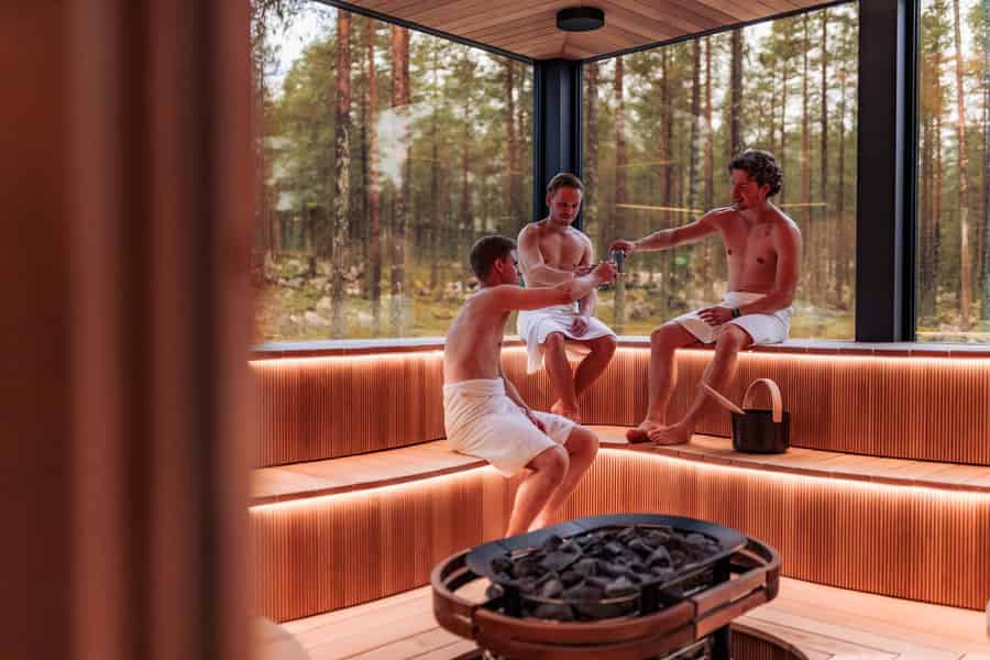 Bademantel-Spa-Dinner: Sauna, heißer Lagunenpool und nordisches Abendessen. Foto: GetYourGuide Bademantel-Spa-Dinner: Sauna, heißer Lagunenpool und nordisches Abendessen. Foto: GetYourGuide