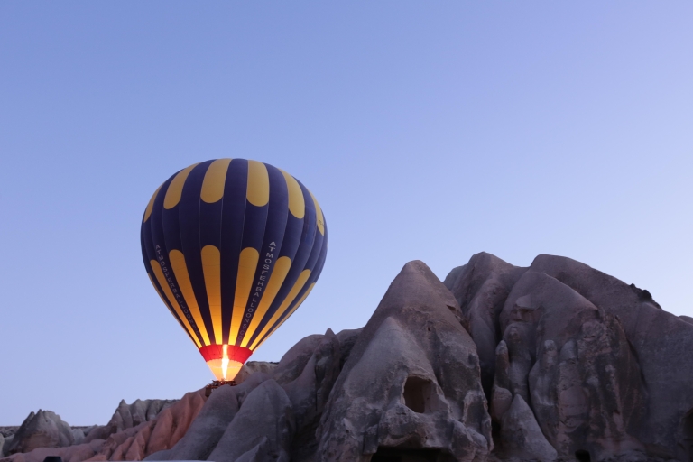 Capadocia: Experiencia de vuelo en globo aerostático al amanecerCapadocia: experiencia de vuelo en globo al amanecer
