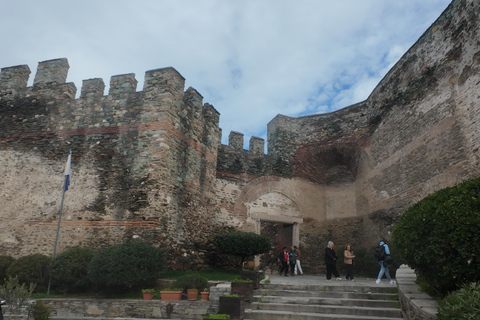 Thessaloniki: Upper Town Bus & Walking Tour with Drinks